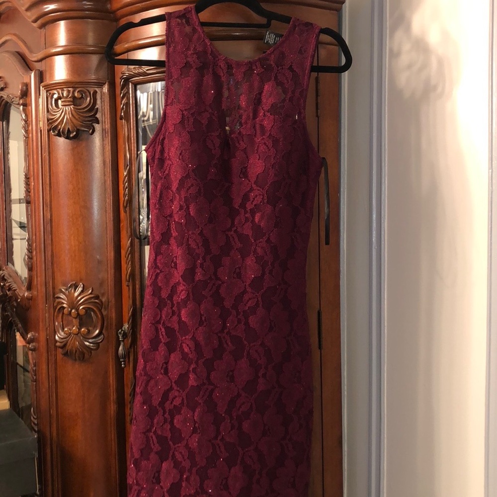 Mermaid Burgundy dress with lace detailing